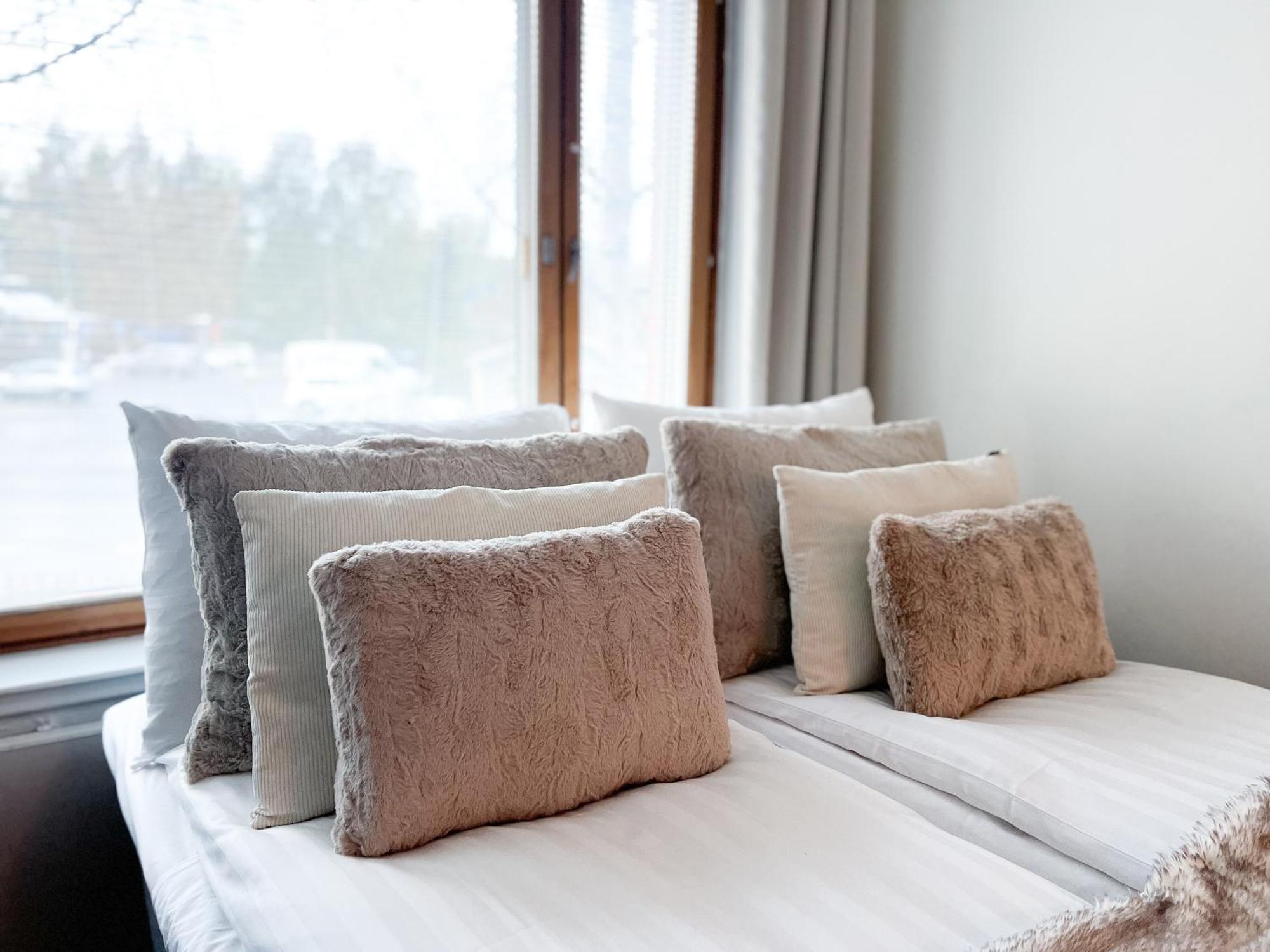 Cozy City Suites โรวานิเอมิ ภายนอก รูปภาพ